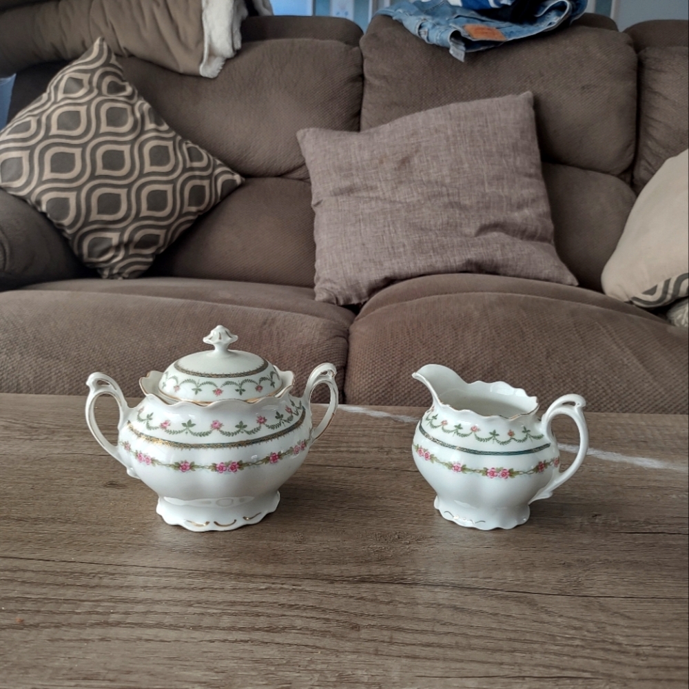 Imperial Vienna Cream and Sugar